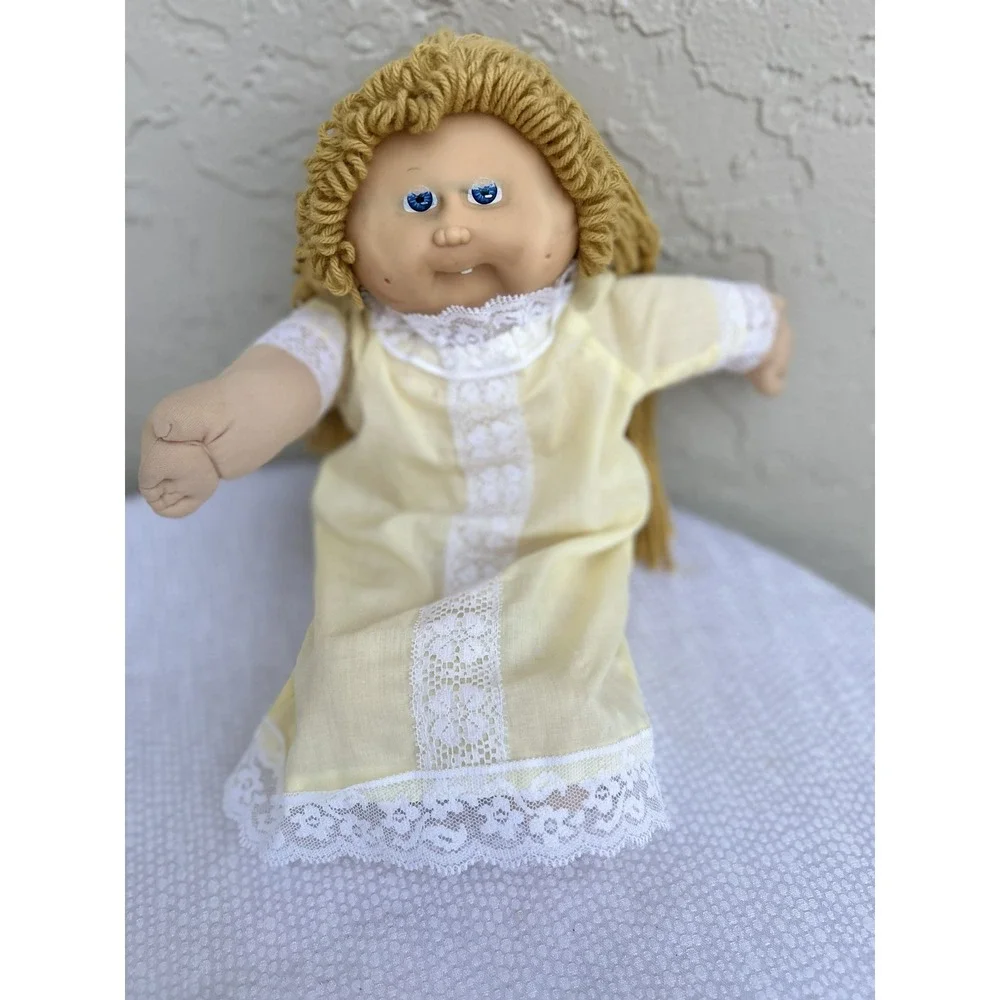 Vintage 1985 Cabbage Patch Kids Doll Blonde Yarn Hair Blue Eyes Xavier Roberts